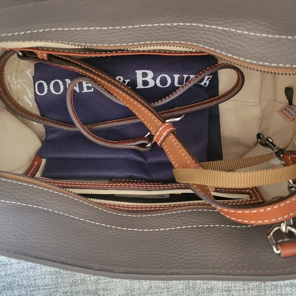NWT Authentic Dooney & Bourke Cambridge Small Shopper Tote in Taupe Leather - Picture 9 of 10